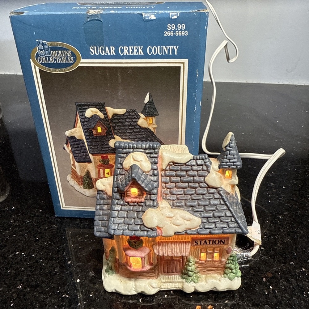 Dickens‎ Collectables Sugar Creek County Station 1994 Christmas Village